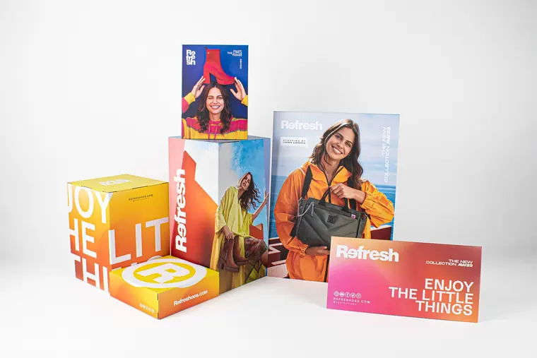 Expositores de punto de venta de la campaña Refresh